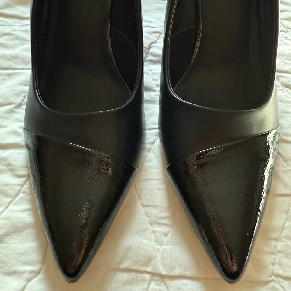 Trary Women’s Black Shiny Toe Pumps with Block Heel - Picture 4 of 6
